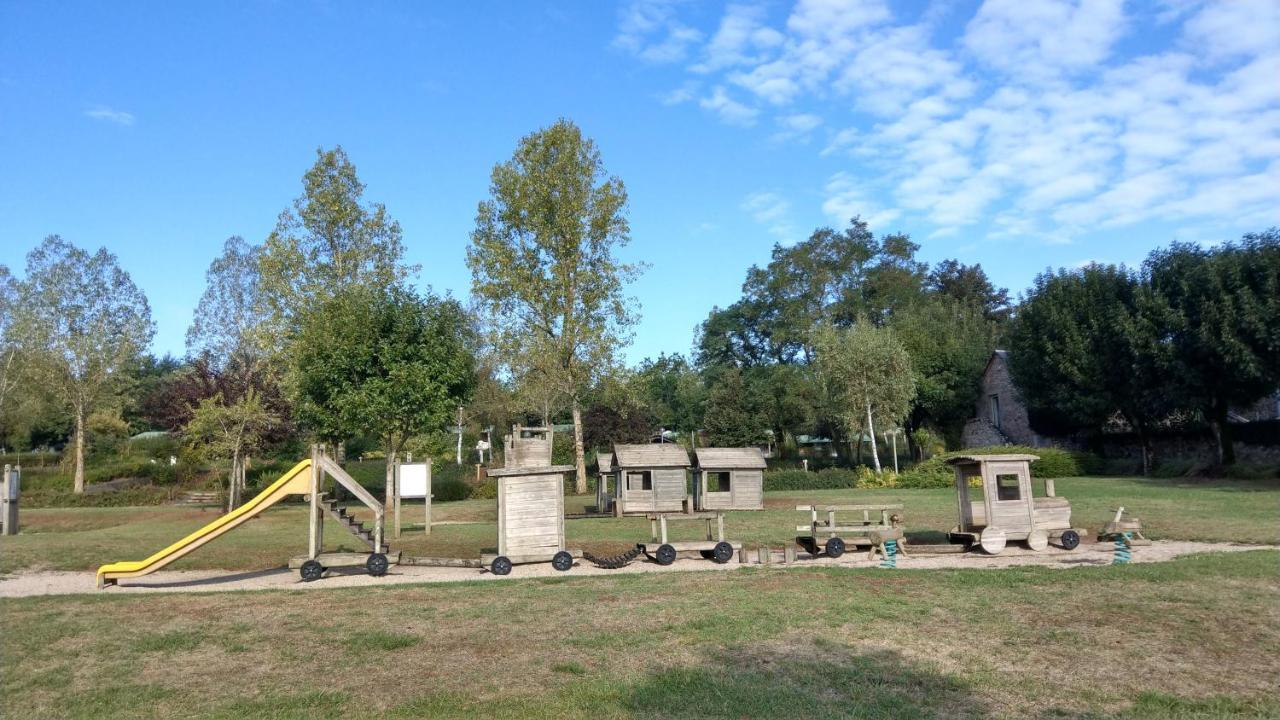 Camping Le Caussanel Hotel Canet-de-Salars ภายนอก รูปภาพ